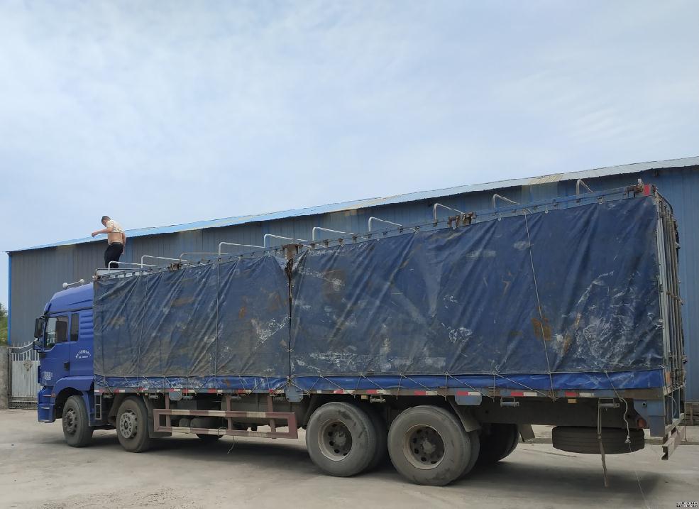 為客戶裝車發(fā)貨